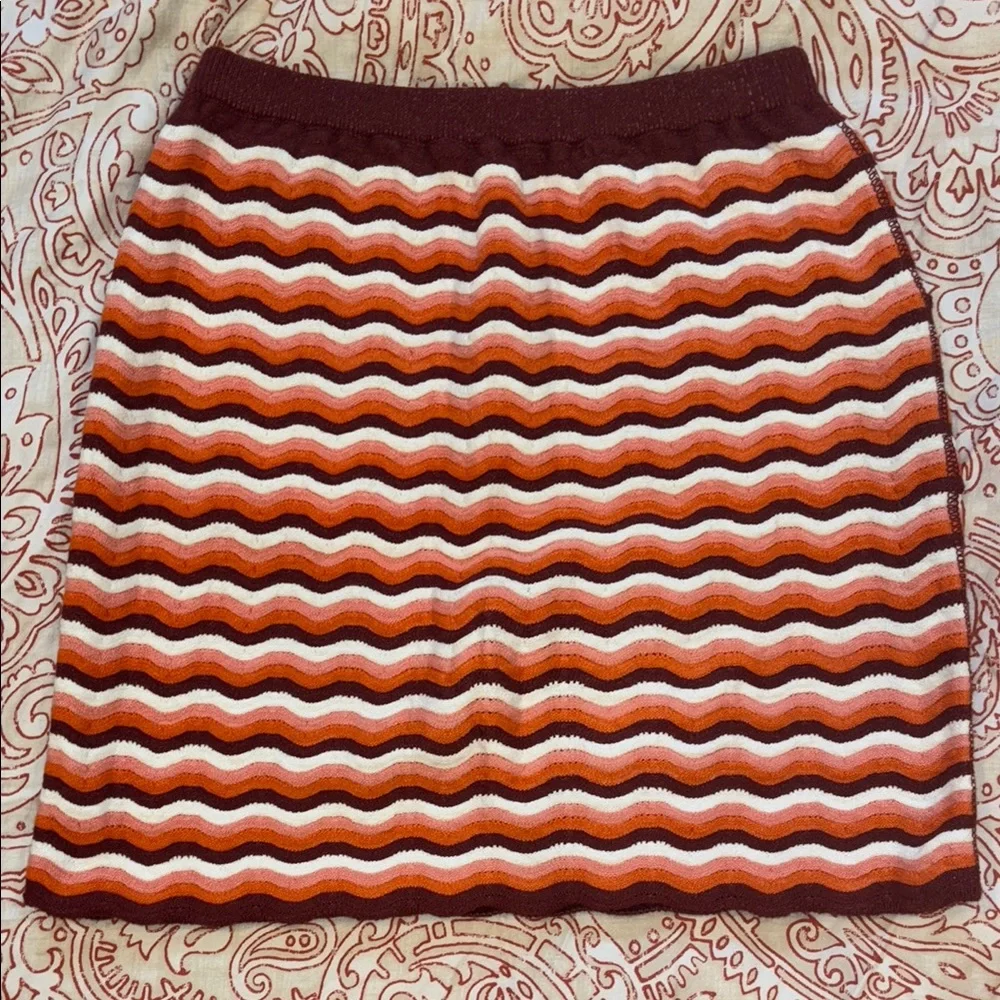 Women's Skirt - Picture 2 of 5